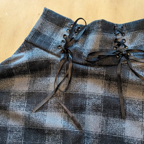 Plaid soft mini skirt - Picture 2 of 8